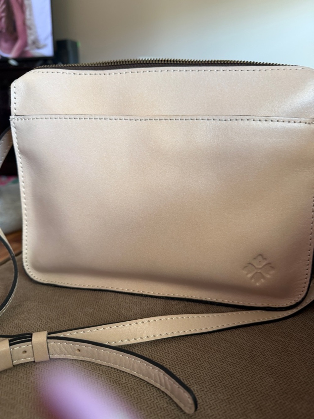 Patricia Nash Cream Tooled Floral Crossbody Bag - Picture 2 of 6